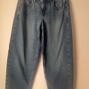 Hollister low rise baggy jeans size 27L
